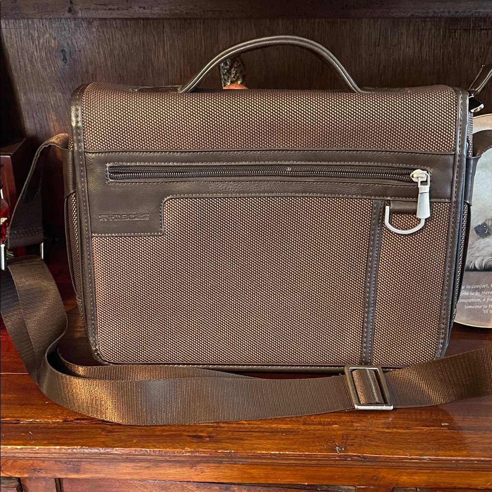 Stylish Brown Messenger Bag with Adjustable Strap